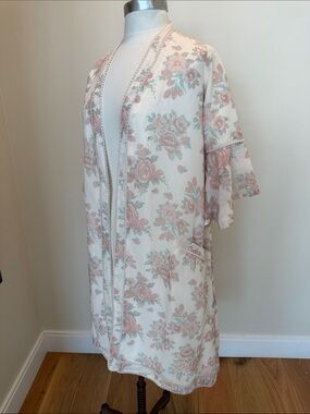 Mia Joy Floral Robe with intricate trim - Blush Pink